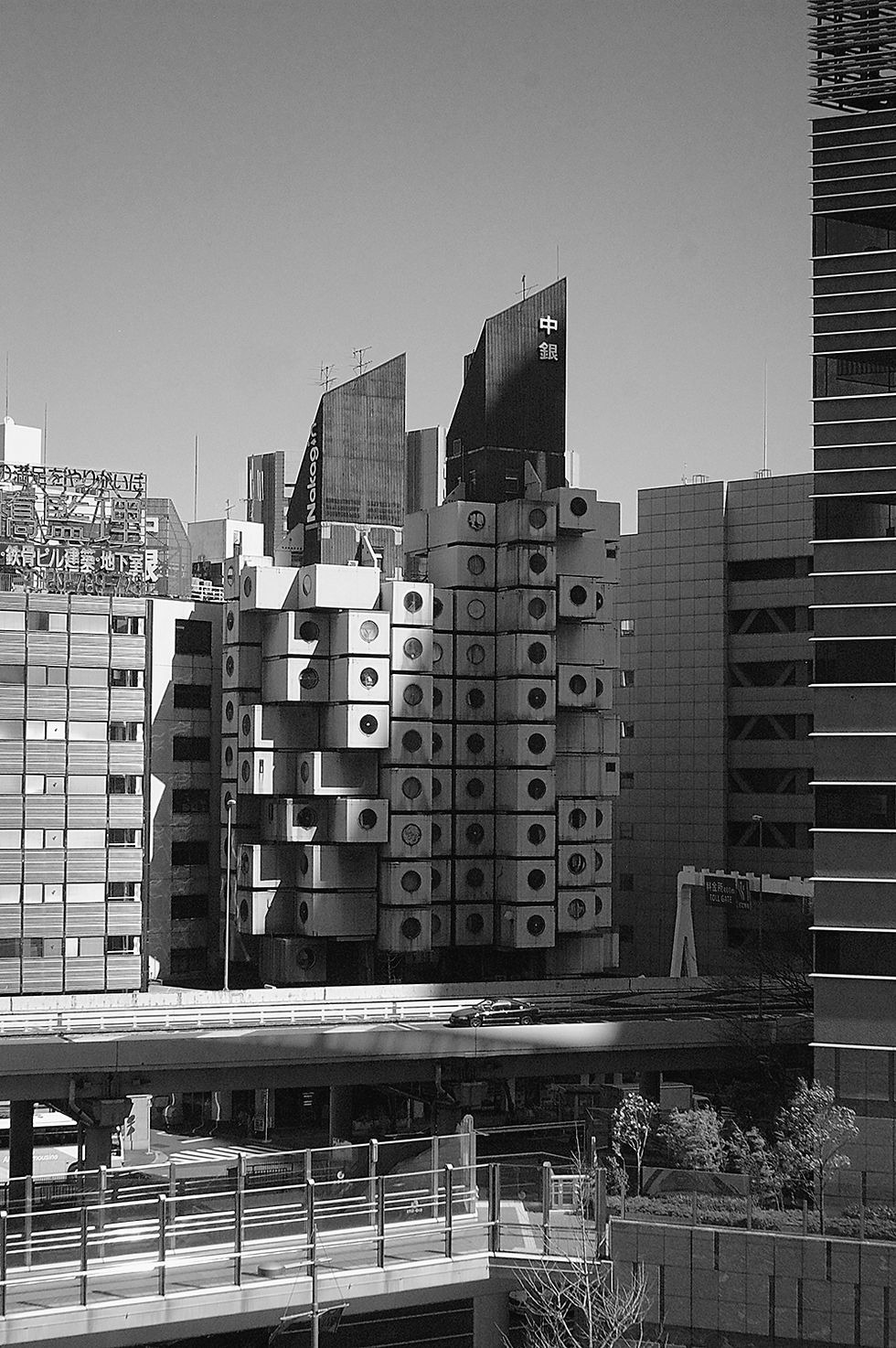NAKAGIN CAPSULE TOWER TOKYO KISHO KUROKAWA © JOE MABEL 